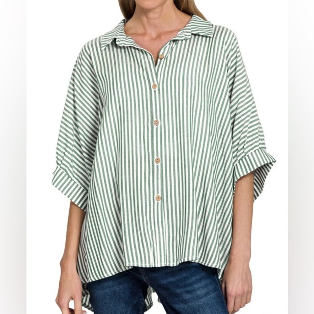 BUTTON UP OVERSIZED STRIPED SHORT SLEEVE TOP IN WHITE AND GREEN SIZE SMALL